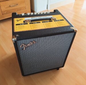 Fender Rumble 100 v3 Bass Combo / 12" / 100W / Hülle