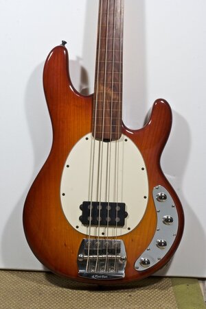 Music Man fretless 4.jpeg