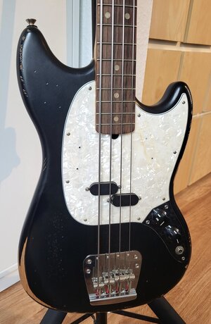 Verkaufe Fender Justin Meldal-Johnson Road Worn Mustang Bass BL