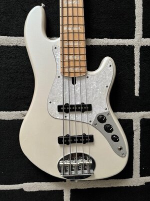 Lakland Skyline Darryl Jones 5