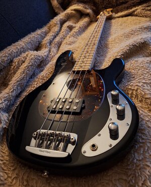 MusicMan Stingray 4H BMN (1).jpg