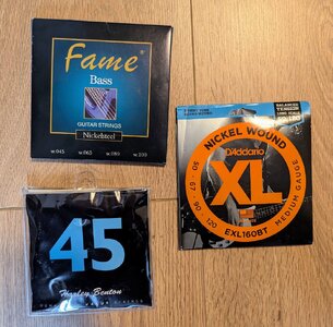 4-er Saitensätze D'addario, HB, Fame. Ungeöffnet zusammen 15€ inkl. Versand