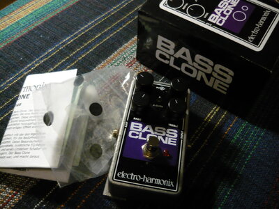 EHX Bass Clone - Chorus