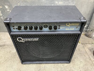 Hughes & Kettner Quantum QC 415 Combo