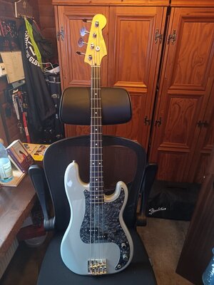 Squier Precision Bass