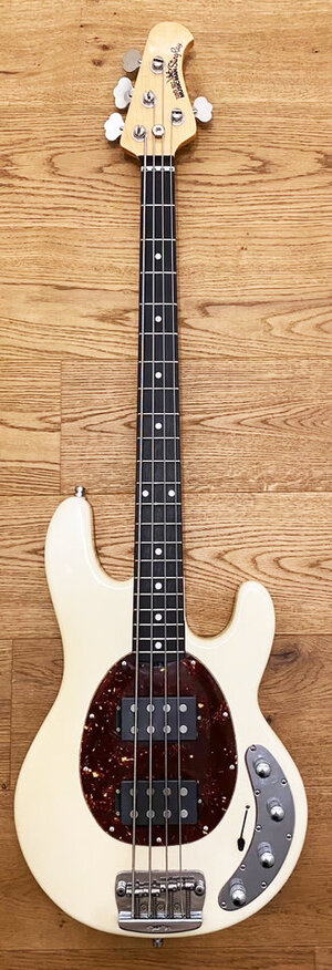 Ernie Ball Music Man Stingray Bass 4 HH 2006 - Vintage White