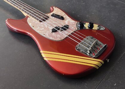 Fender Mustang Bass 1970 competition red w/ matching headstock + ohsc (auch tausch)