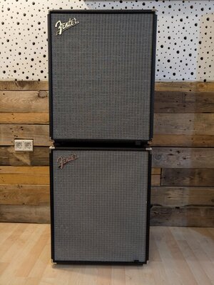 Fender Rumble 500 Combo und Fender Rumble 210