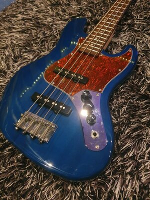 J & D E-Bass JB Mini blue, Shortscale