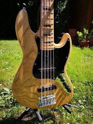 5 Saiter JazzBass