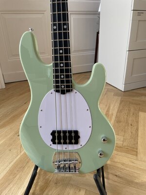 Sterling by Music Man Intro Series StingRay