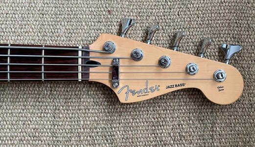 Fender JazzBass V black (8).jpg