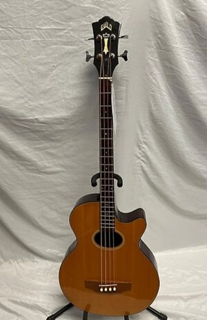 Suche Guild B-4CE Akustikbass o.ä.