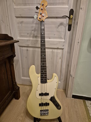 Squier Jazz Bass 1989