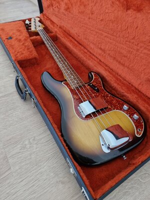 1983 Fender American Vintage '62 Precision Bass Sunburst - Fullerton