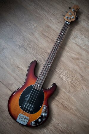 Ernie Ball MusicMan Stingray Special 4H