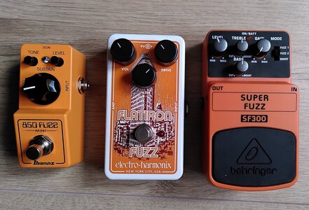 Fuzz-Trio: Behringer Super Fuzz SF300, EHX Flatiron Fuzz, Ibanez 850 Fuzz mini