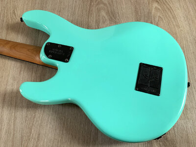 Ernie Ball Music Man StingRay Special 04.jpg