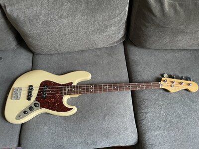 schöner Fender Jazzy, erstmal Reserviert