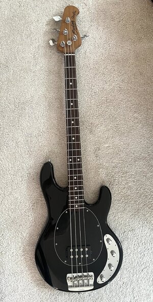 Sterling by Music Man Ray 34 mit Hipshot D-Tuner