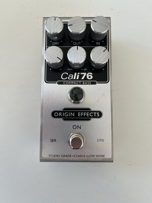 Origin Effects Cali76 Compact Bass Compressor mit OV