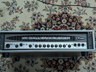 Gallien Krueger 700 RB II im Rack/Case