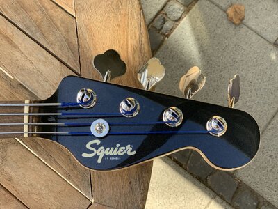 Squier Rascal Black 003.jpg