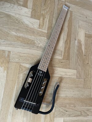 Traveler Guitars Ultra-Light 5-Saiter Bass