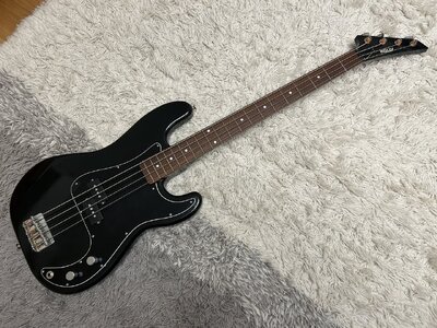 Holly P-bass Japan made ‘80