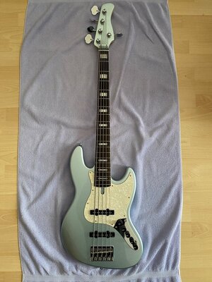 Marcus Miller V7 5 Str. 2nd Generation Alder Body