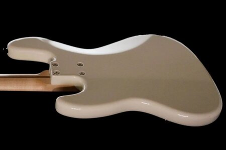 Vincent-Metropol-Fretless-White-B-Stock-6-1024x683.jpg