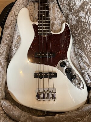 Fender American Performer Jazz Bass (Arctic White)