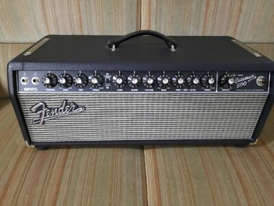 Fender Bassman 500 Röhren-Hybrid Amp