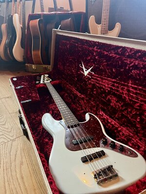 Fender Jazz Bass CS Custom Shop Limited Edition Abigail Ybarra