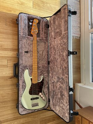 Fender Am Pro II USA 5 -1.jpg