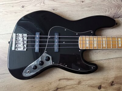 SQUIER/FENDER Vintage Modified '77 Jazzbass, modifiziert