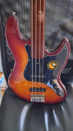 Sire V5 Fretless Jazz Bass