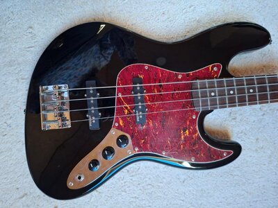 "Vintage Reissued Series" V96 (VJ74 ?) Jazz Bass – ja es ist keine Stingray-copy ! Bessere Bridge !