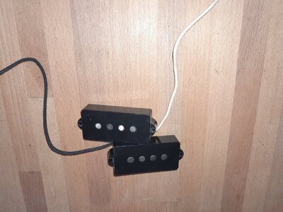 Fender Designed Alnico Split-Coil-Pickup eines Squier 40th Anniversary