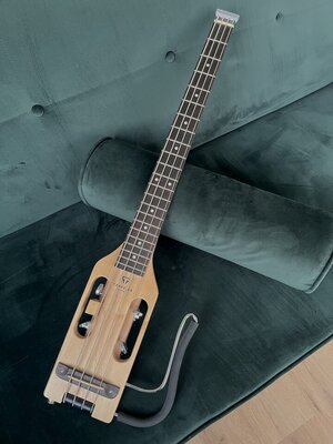 Traveler Guitar - Ultra Light Bass, Maple Natur