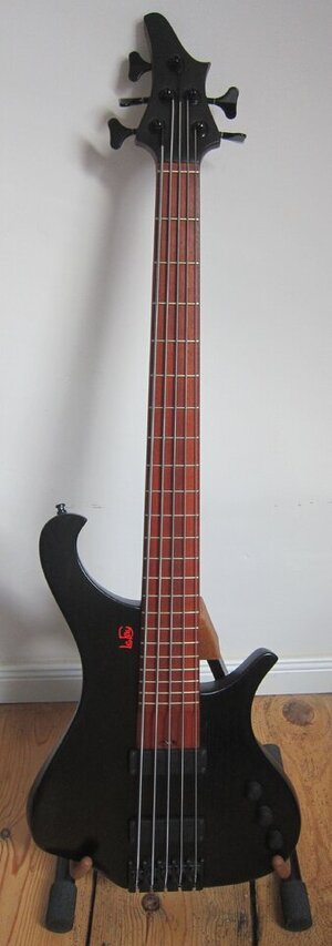 Le Fay Herr Schwarz 5 Saiten passiv auch Tausch gegen Fender Precision MIJ