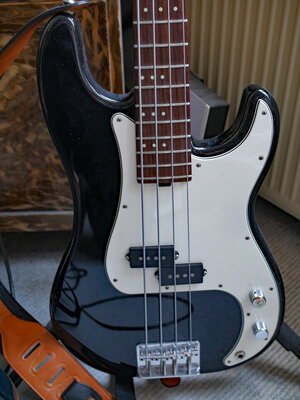 Three Dots/ Sadowsky P Bass Japan