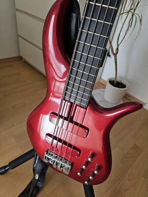 F Bass BN5