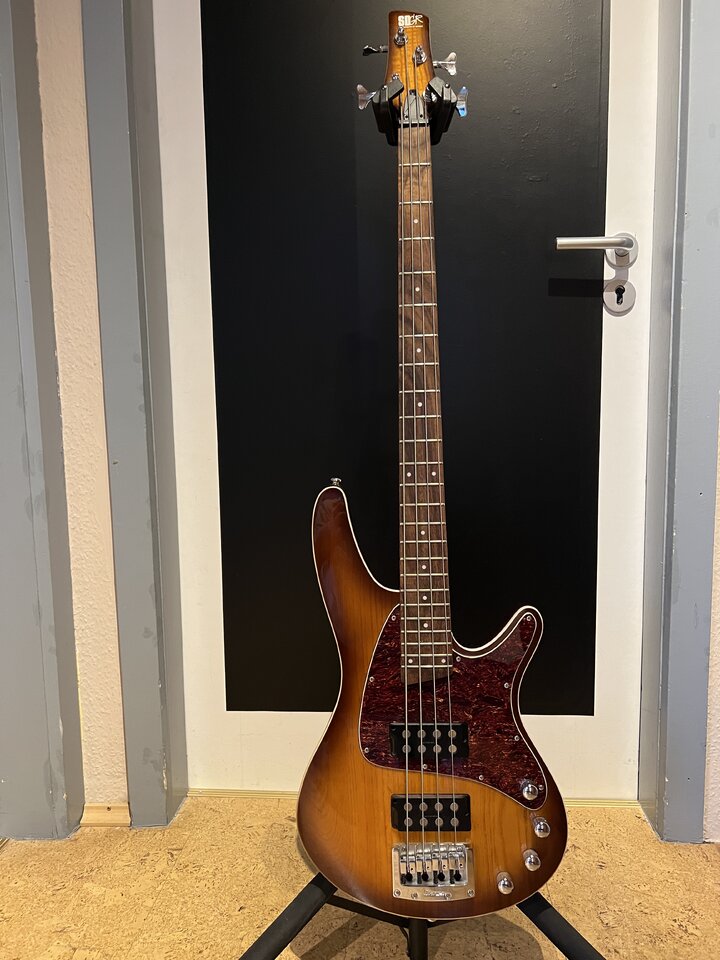 Ibanez srx store 530